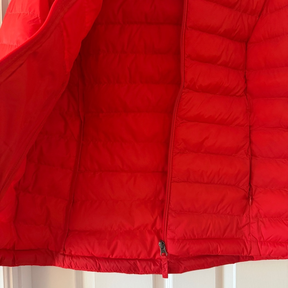Amazon Essentials Women's Bright Red Puffer Jacket View 3